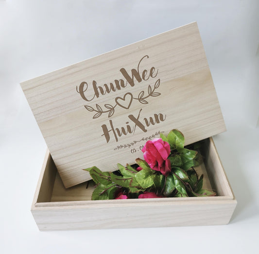 32 x 21cm Wooden Gift Box - Clik Clok