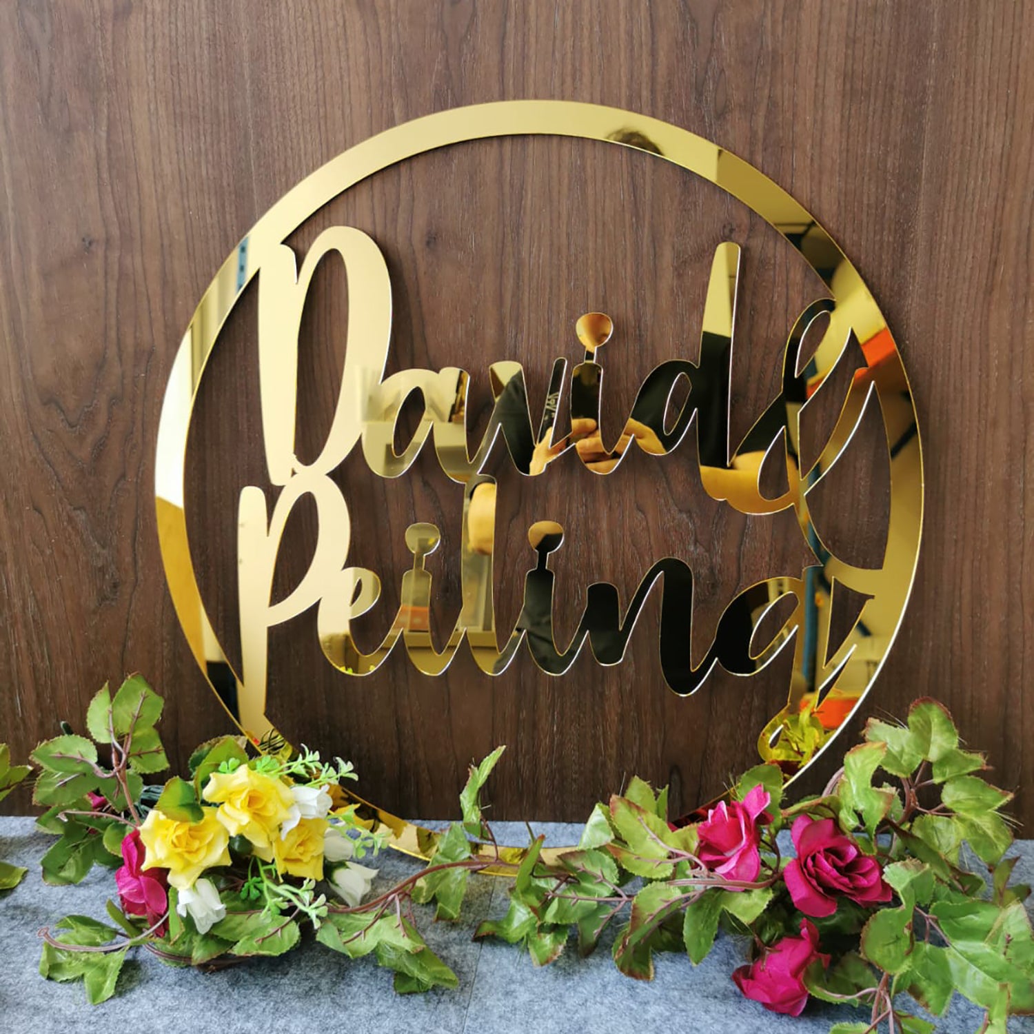 Backdrop Name Sign - Round - Clik Clok